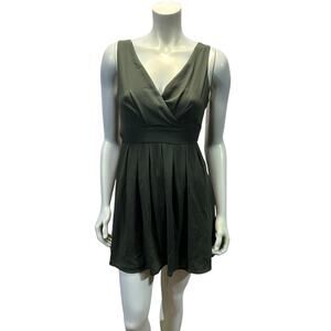 Emerald Sundae Green Tie-Back V-Neck Dress  Size 5